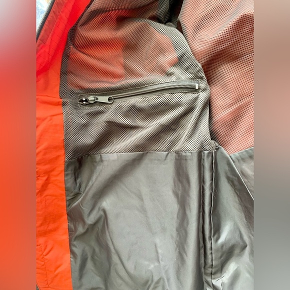 NWT Orange  and Black Rain Jacket/Windbreaker - Picture 8 of 9